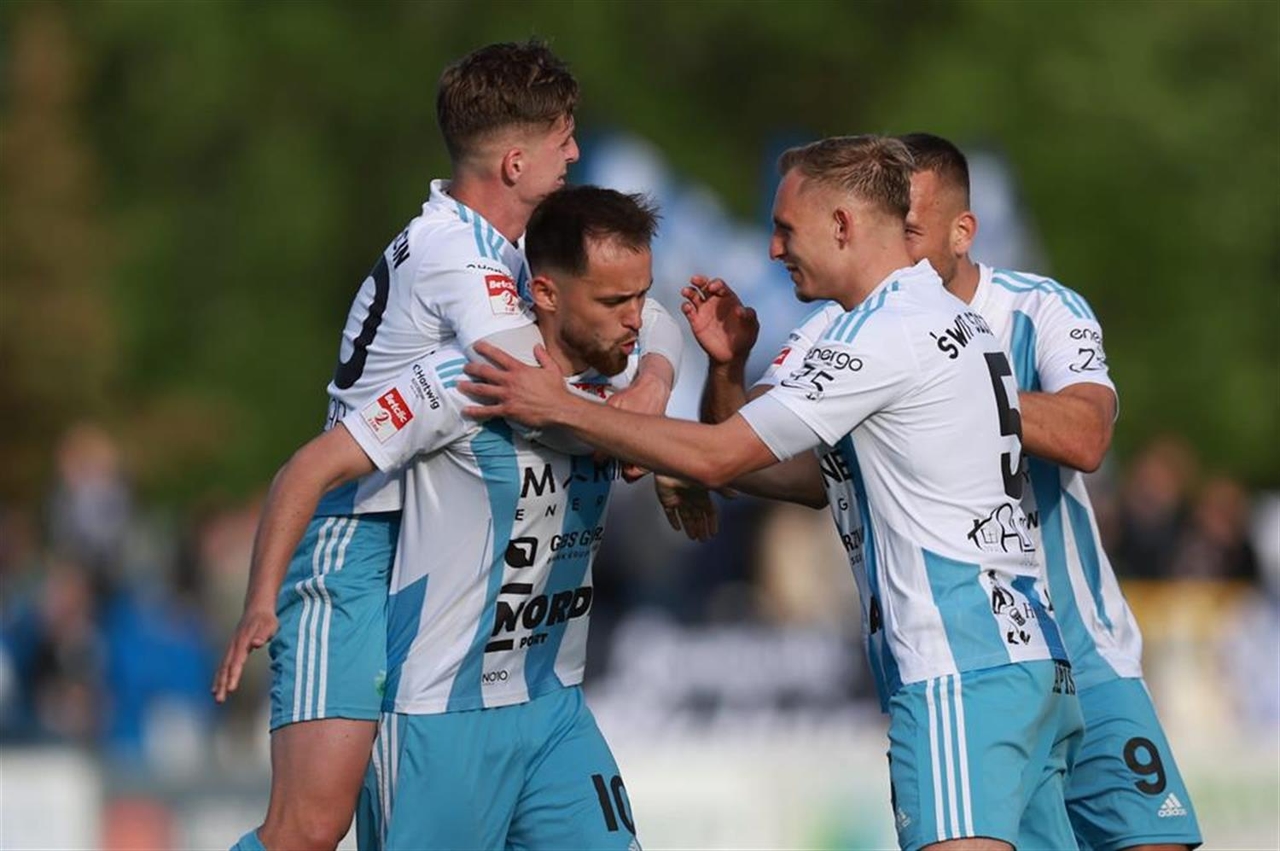 Voetbal. Drie doelpunten voor Świt en de Eerste Liga komt dichterbij!