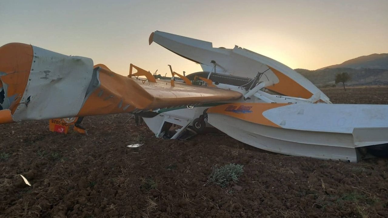 Avião de treinamento de combate a incêndios cai em Muğla