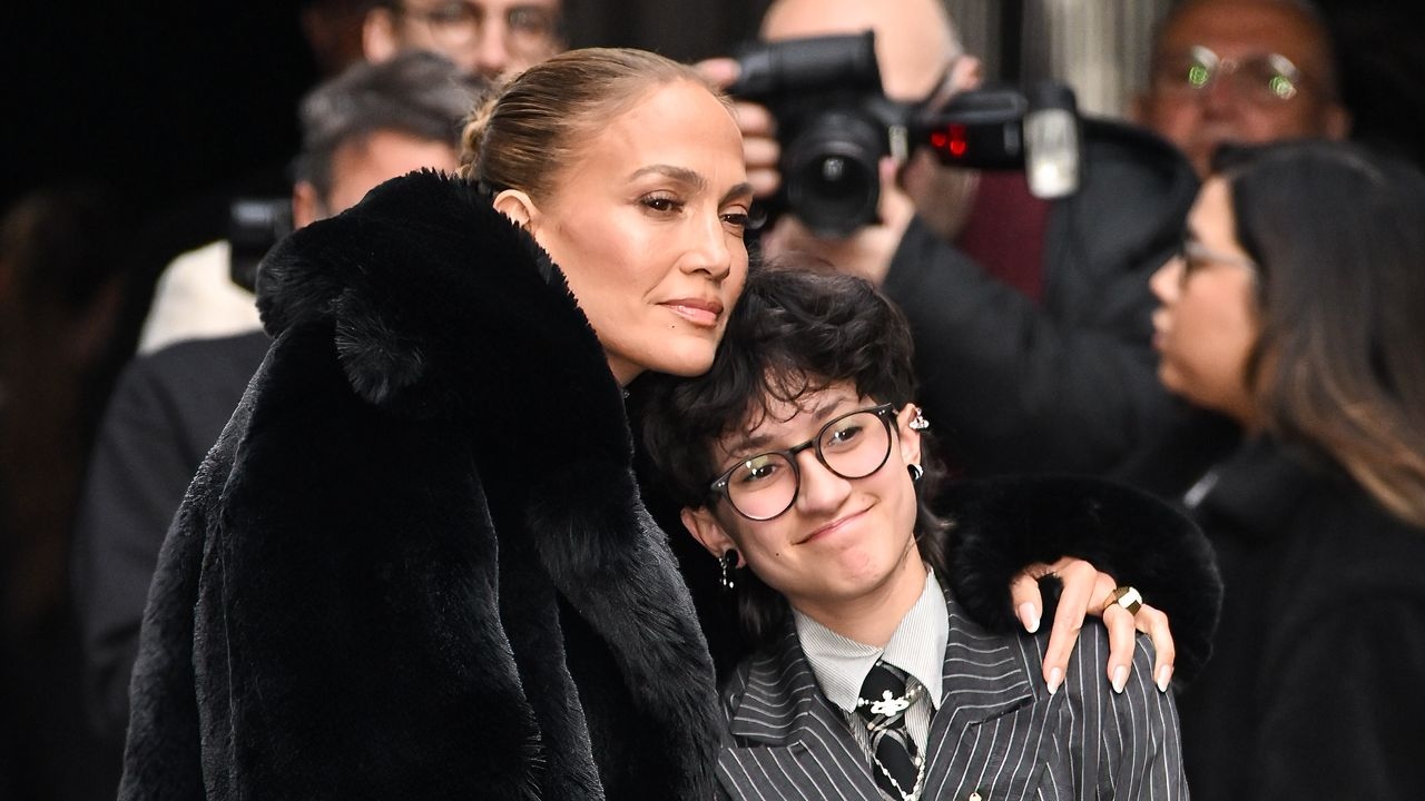 Emme Muñiz a adopté cette tendance chaussures 2025 lors d'une sortie avec sa mère Jennifer Lopez