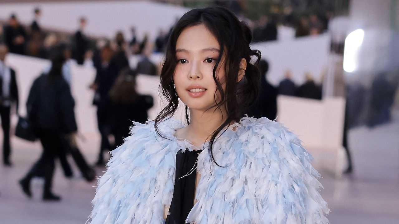 BLACKPINK'ten Jennie Kim, Trend Olan Bu Ayakkabıları Giydi