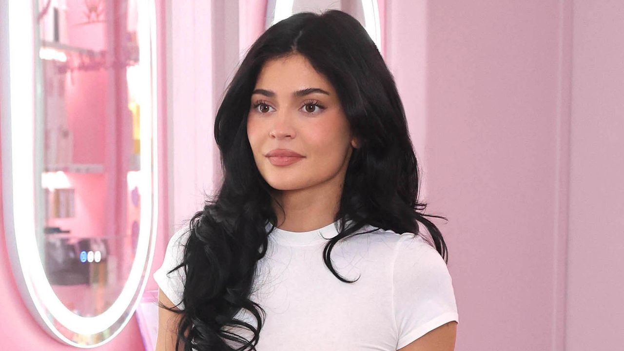 Kylie Jenner hat die trendigste Lippenkombination für Herbst 2025 gefunden