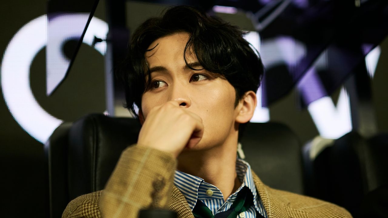 Mark Lee's Label Apologizes After the Singer Wore a Confederate Flag Shirt