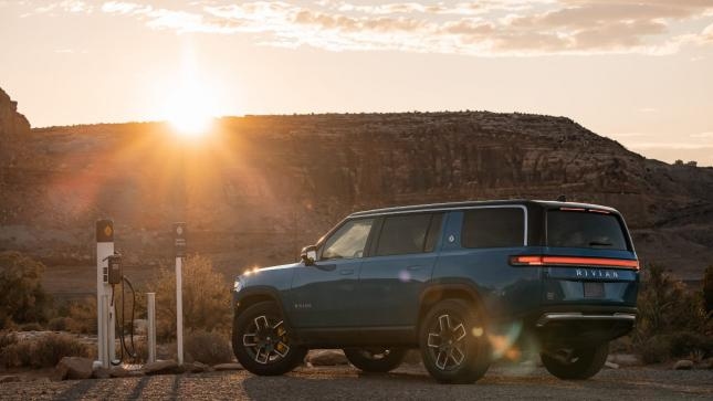 Downgrade alert: Jefferies pulls the ripcord at Rivian and doubts the future of demand!