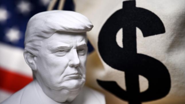 Yeni cezalandırıcı tarifeler geliyor: Trump tarifeleri erteliyor ama BRICS ülkelerini özel vergilerle tehdit ediyor!