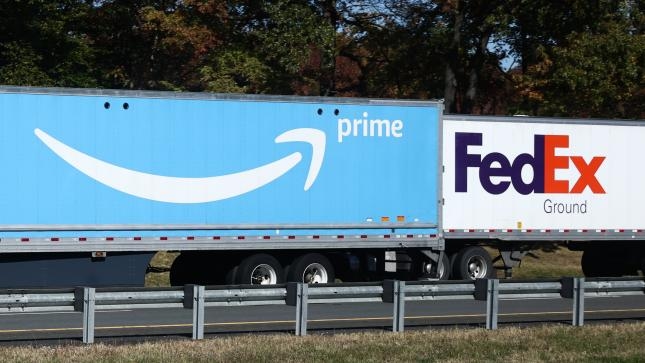 Logistics deal boosts stocks: Amazon replaces UPS with FedEx for parcel deliveries!