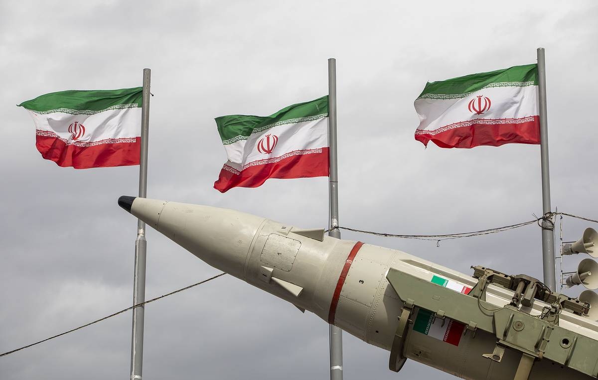 IRGC delivers retaliatory strike on key US infrastructure in Kuwait, Bahrain