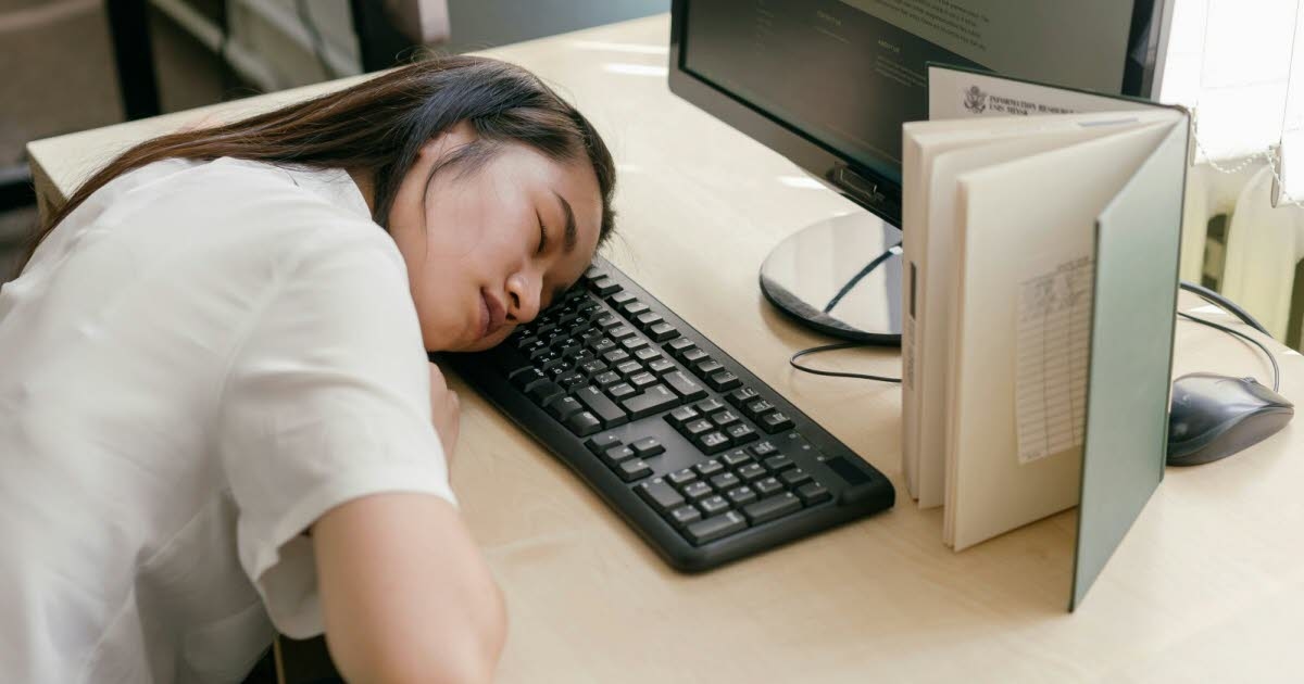 Descifrado. El Ministro de Salud aboga por la siesta en el trabajo: por qué sigue estando mal visto.