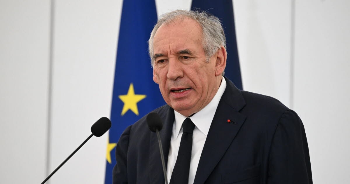 Politics. Vote of confidence: François Bayrou says he is "ready" to abandon the idea of ​​eliminating the two public holidays.