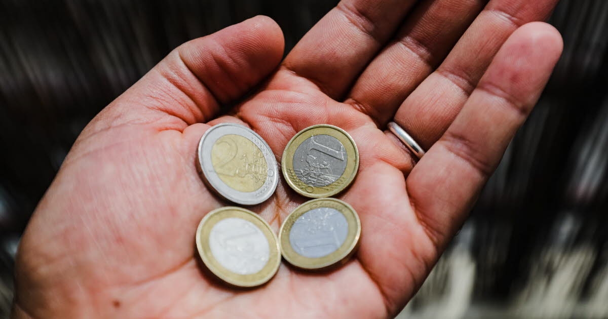 Toplum. "Hesabımı her gün kontrol ediyorum": finansal dismorfi, paranın bitmesi korkusu