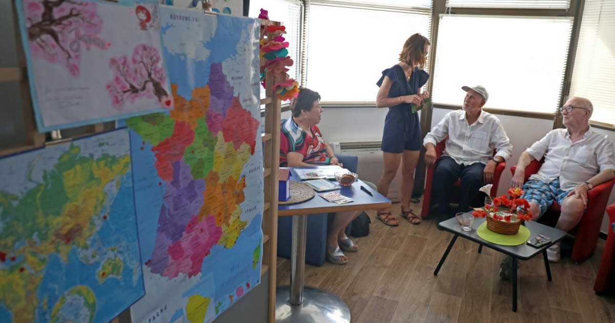 Mulhouse. Saúde Mental: Cartões-postais como Terapia de Verão