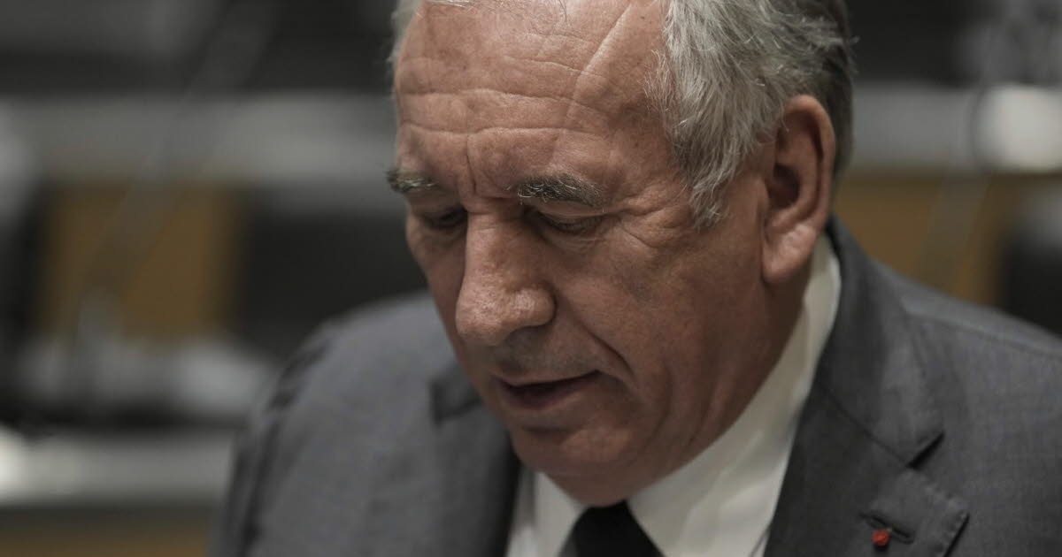 Política. "Indecencia total", "juicio estalinista": la derecha y el MoDem indignados tras la audiencia de Bayrou