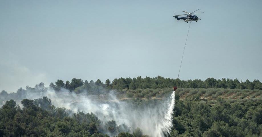 Ao Vivo. Incêndio em Aude: Bombeiros esperam "conter o fogo em um dia"