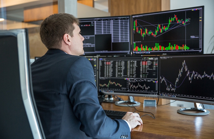 L'indice de la Bourse de Moscou a augmenté jusqu'à 3 000 points, mais a ensuite chuté à nouveau