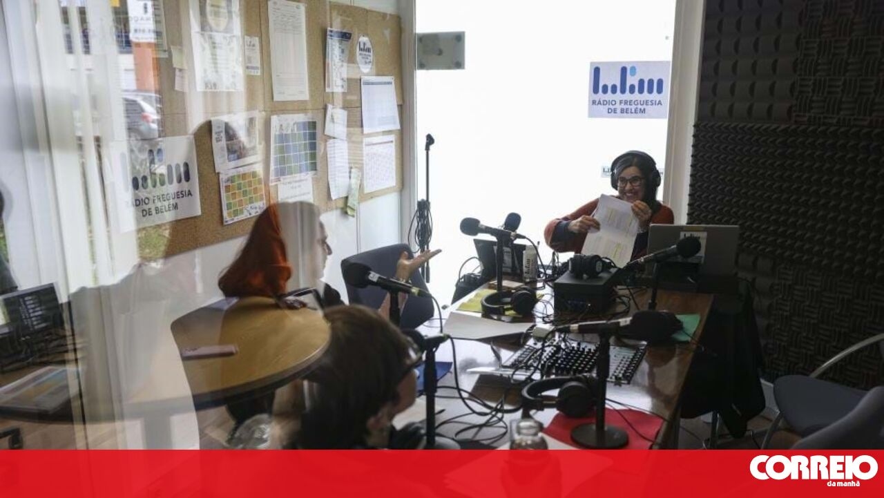 <![CDATA[ Apagão faz disparar procura por rádio amador ]]>