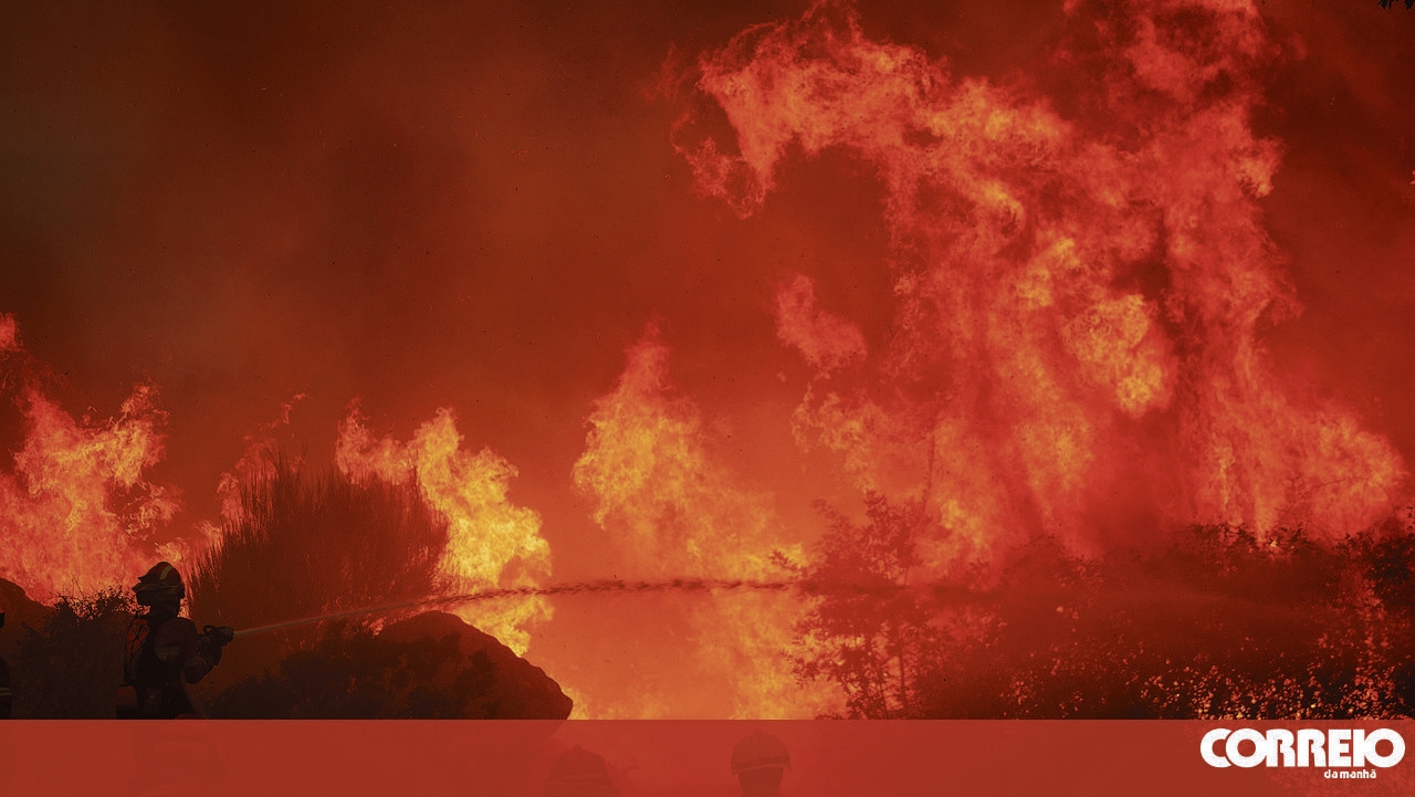 <![CDATA[ Governo deve prolongar situação de alerta pelos fogos até segunda-feira  ]]>