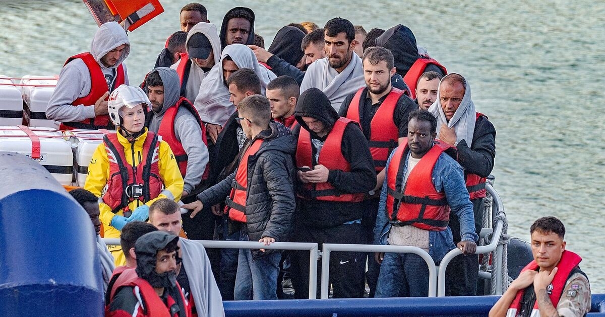 Rząd odpowiada na ogromną petycję o wstrzymanie świadczeń dla osób ubiegających się o azyl