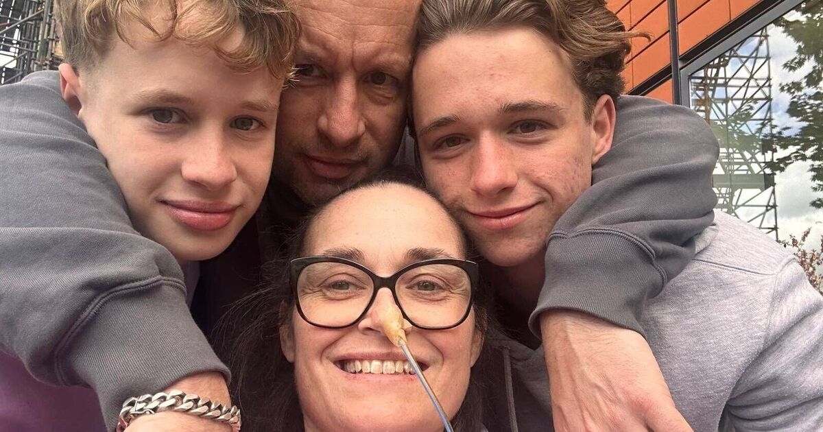 Mi esposa atribuyó la hinchazón a la perimenopausia; falleció el domingo.