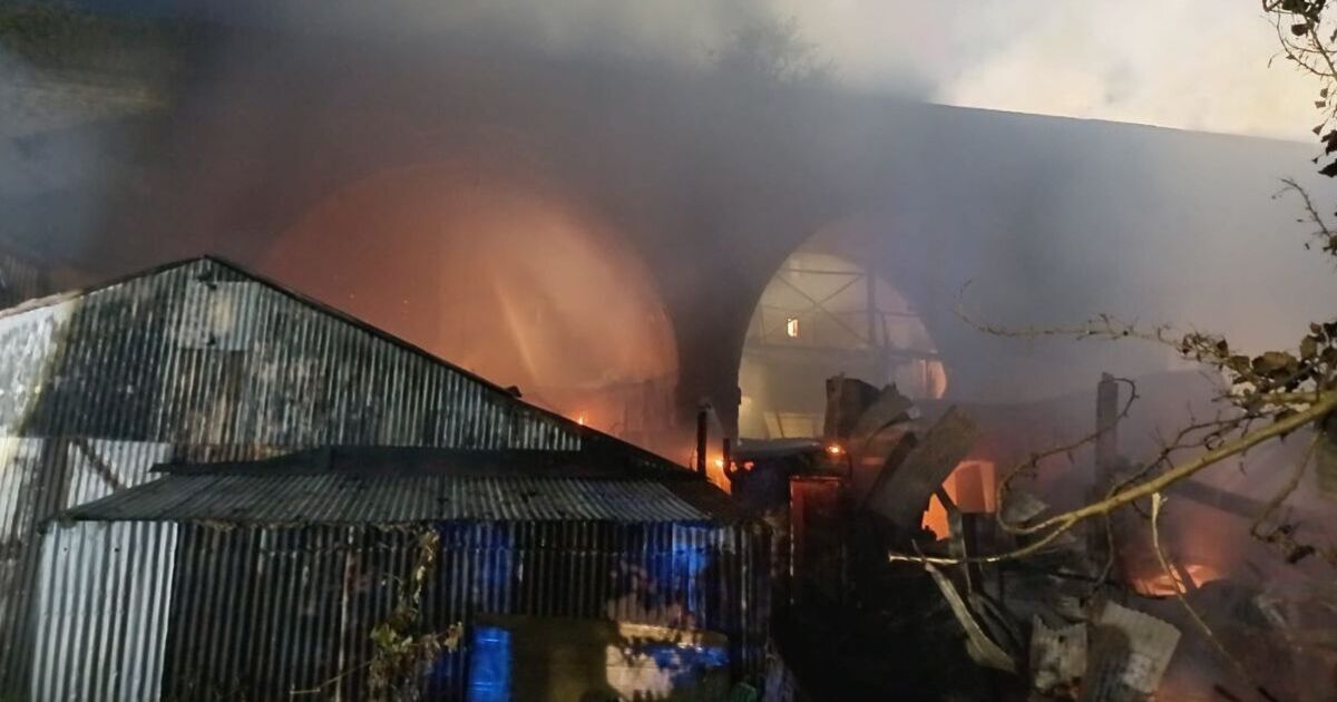 Incendio en Londres EN DIRECTO: Un incendio masivo causa caos mientras 100 bomberos acuden al lugar
