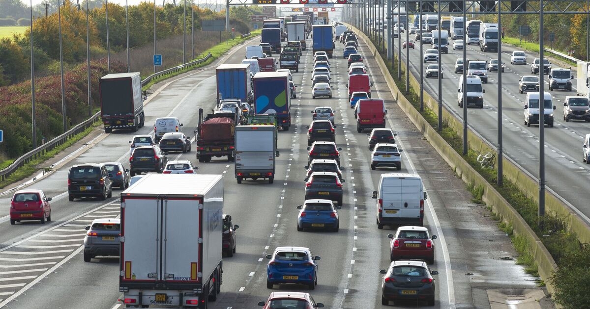 A12 zamknięta NA ŻYWO: Ruch w pobliżu Colchester narasta, a po wywróceniu się ciężarówki występują ogromne opóźnienia