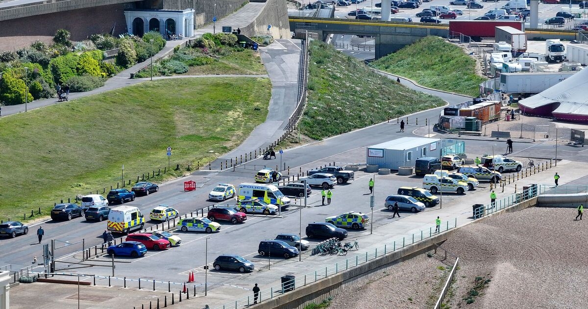 Brighton beach LIVE: 3 women found dead in sea off UK coast 'were all related'