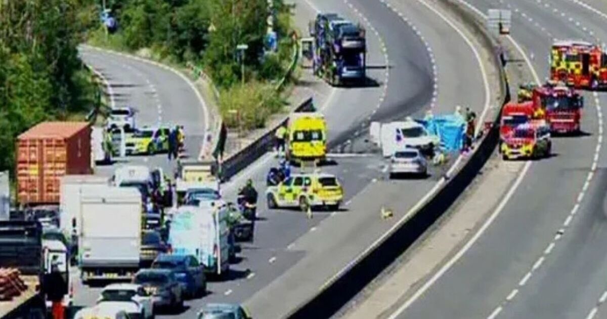M25 traffic LIVE: Motorway closed as air ambulance rushes to horror accident at J6