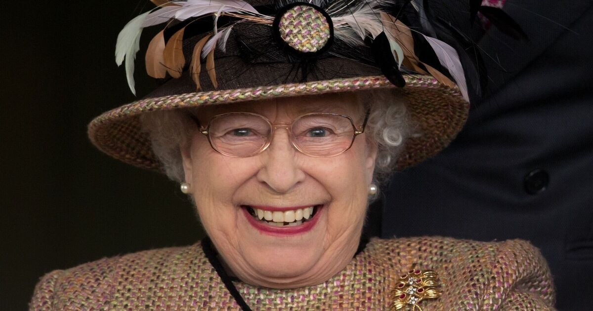 Queen Elizabeth was once given washing up gloves in bizarre move by this Prime Minister