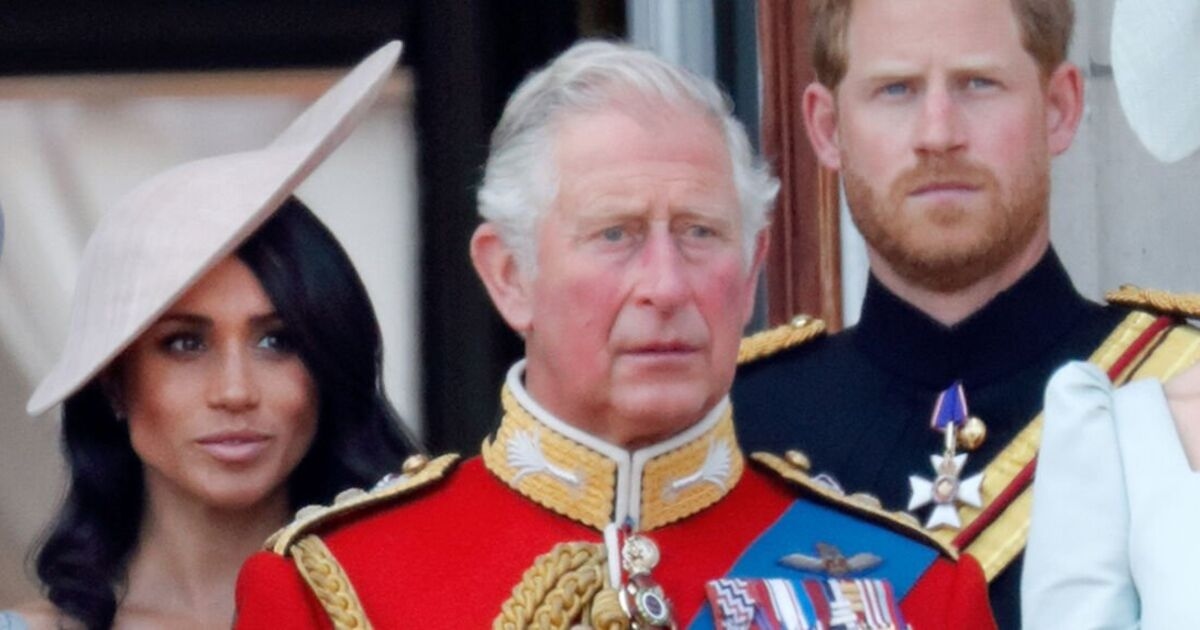 Família Real AO VIVO: Atitude "insana" de Harry e Meghan gera apelo para retirar seus títulos
