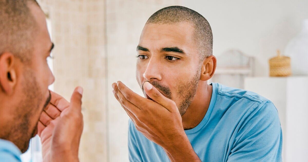 Un experto revela un refrigerio "naturalmente desodorizante" de 52 peniques para antes de acostarse y eliminar el mal aliento matutino.