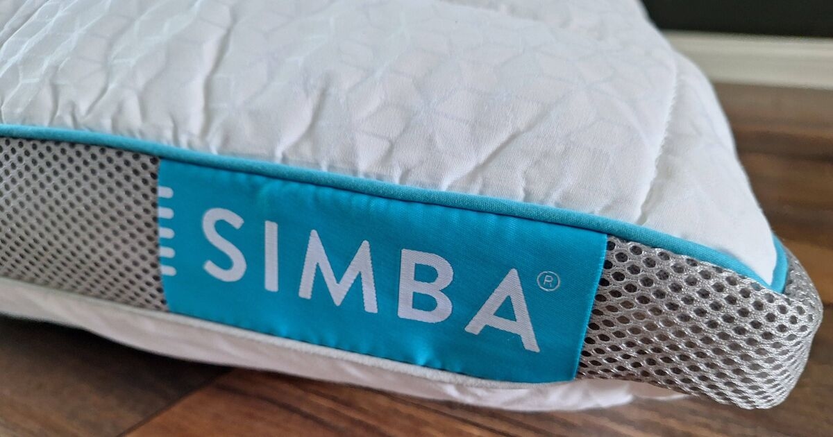 Wypróbowałem poduszkę Simba Hybrid Firm Pillow, aby sprawdzić, czy na dobre pozbędzie się bólu szyi
