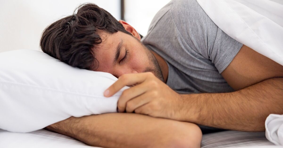 Os sete perigos desconhecidos para a saúde de dormir de roupa íntima