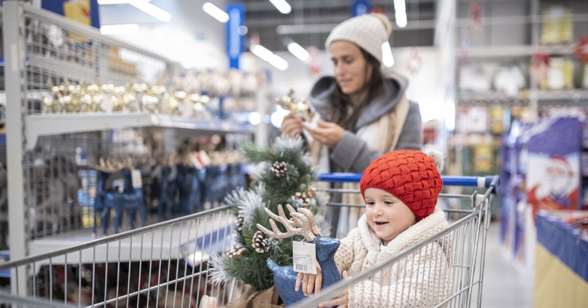 Christmas Eve opening hours for Tesco, Sainsbury's, M&S, Waitrose, Lidl and more