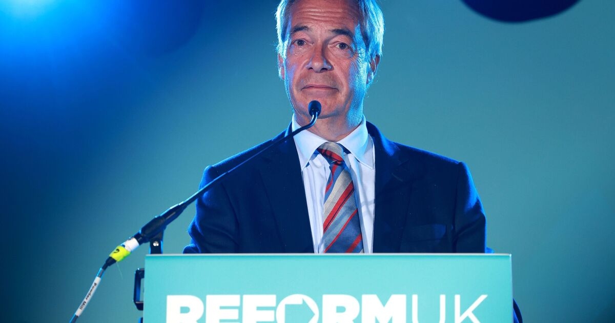 Nigel Farage kritisiert Starmer für seine „höhere Loyalität gegenüber internationalen Gerichten“ als Großbritannien