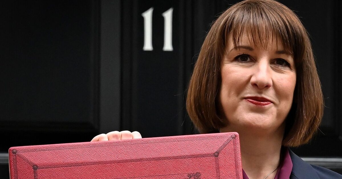 El primer ministro debería despedir a Rachel Reeves, ya que casi la mitad de los votantes del Reino Unido no creen que esté a la altura del cargo.