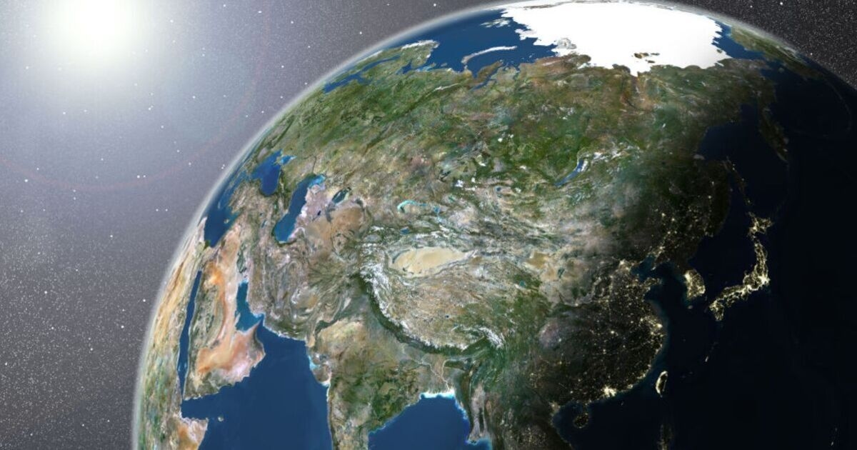 Un'immagine virale che mostra la Terra da un'angolazione insolita manda in delirio gli utenti dei social media