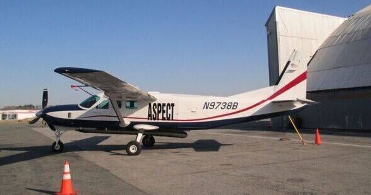 Las frenéticas últimas palabras del piloto se escuchan antes de que el avión se estrelle en el océano y muera seis personas.