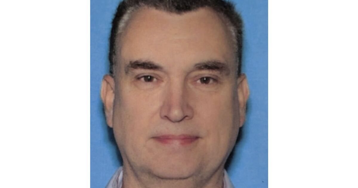 Senatore repubblicano umiliato per aver condiviso un'immagine terrificante del presunto assassino del Minnesota
