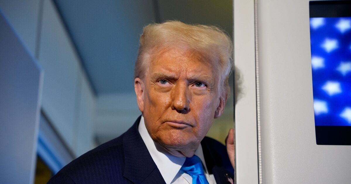 Trump avertit que les bénéficiaires du programme d'aide alimentaire SNAP sont « majoritairement démocrates » alors que le blocage budgétaire se prolonge.