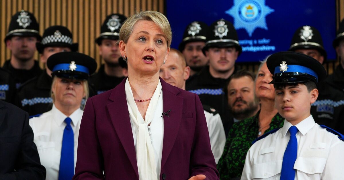 GB News halts for migrant hotel update as Yvette Cooper is brutally humiliated
