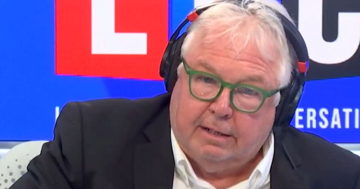 Moment Nick Ferrari loses it at Labour over migrant crisis: 'How bl**dy dare they!'