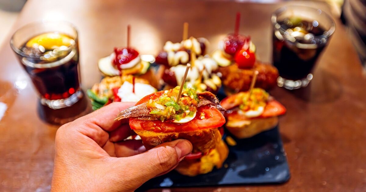 British tourists stunned by 'incredible' tapas and sangria deal in Benidorm restaurant