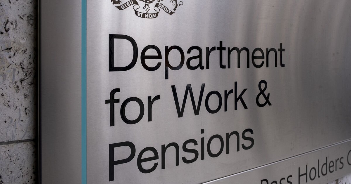 DWP issues message to people expecting payments on Saturday, Sunday and Monday