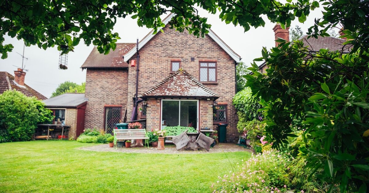 UK households with gardens warned of tiered bill surge in eco drive