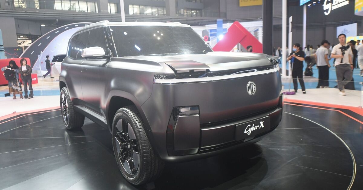 Китайский бренд представил дешевый электромобиль, похожий на Land Rover с ретро-функциями