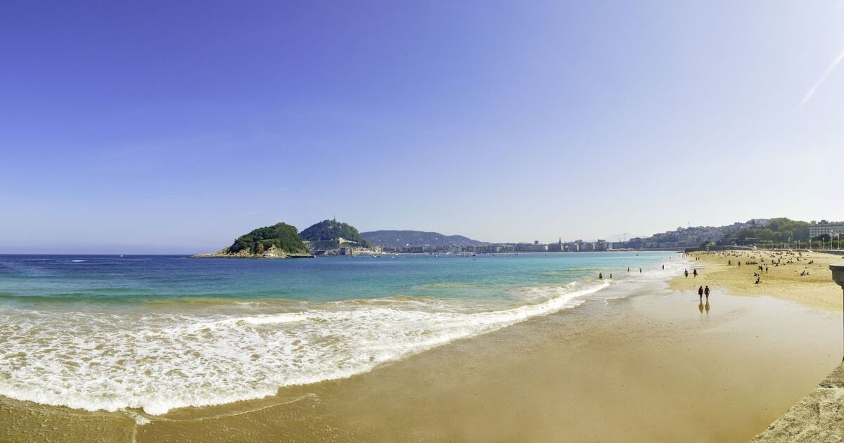 Seaside town loved by tourists sparks fury with new parasols rules