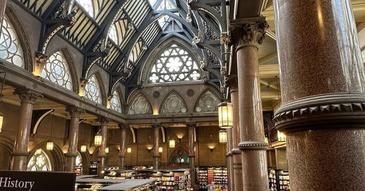 À l'intérieur de la « plus belle » librairie du Royaume-Uni - et les gens n'arrivent pas à croire où elle se trouve