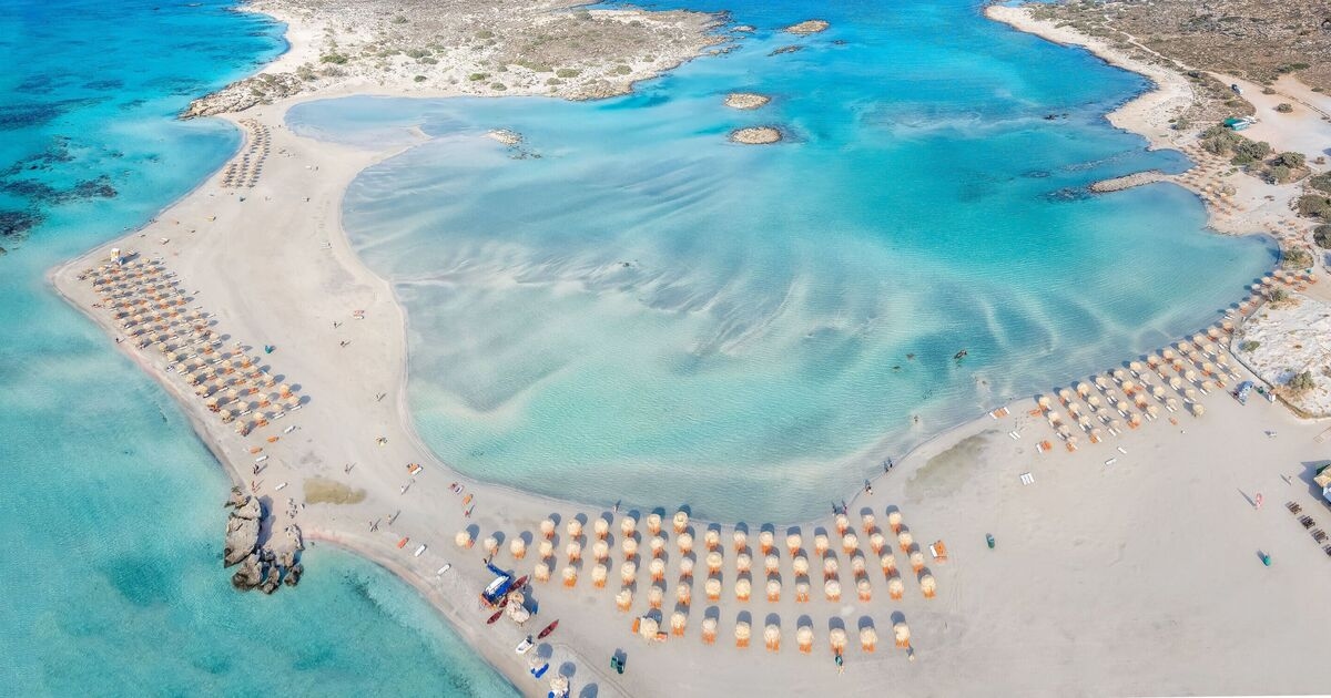 La splendida isola greca dove a giugno la temperatura è di 27°C e ospita la "spiaggia migliore" del mondo