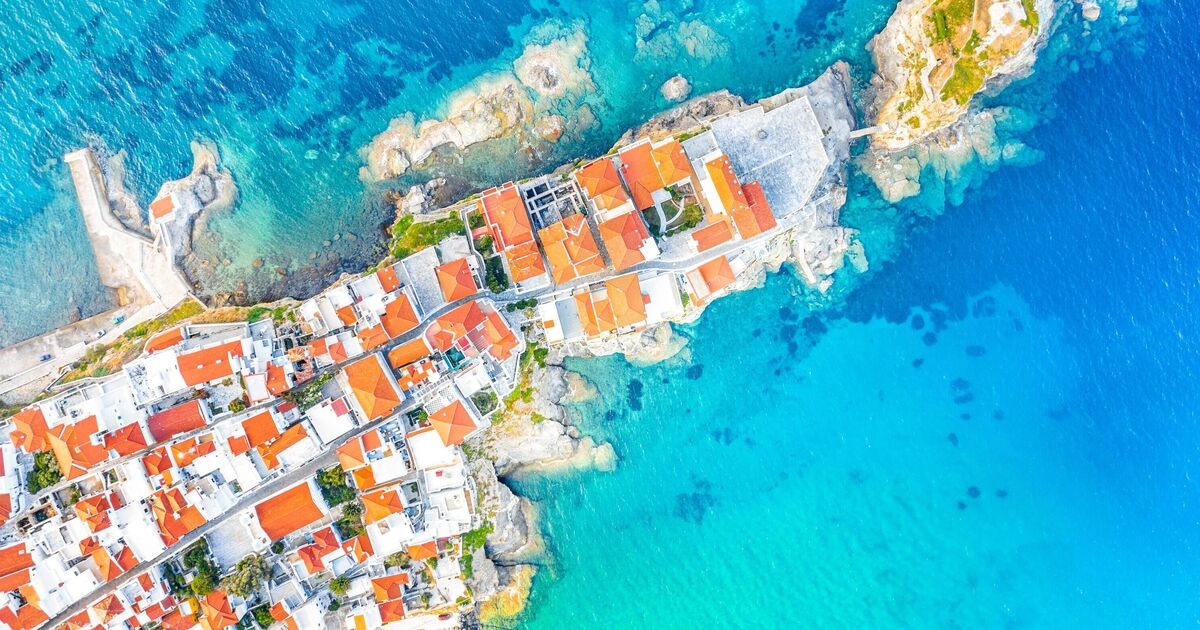 La jolie petite île grecque à seulement 48 miles de Mykonos est tout aussi jolie mais sans foule