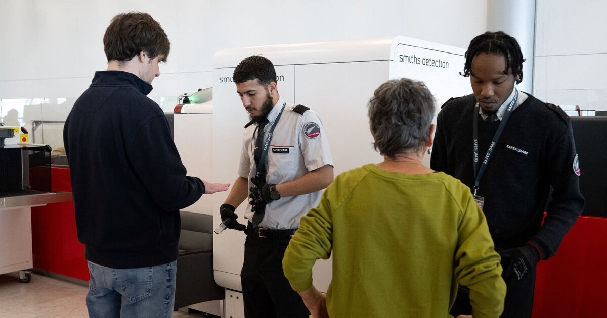 Ex-airport security officer shares 'vital' thing to avoid before boarding a plane
