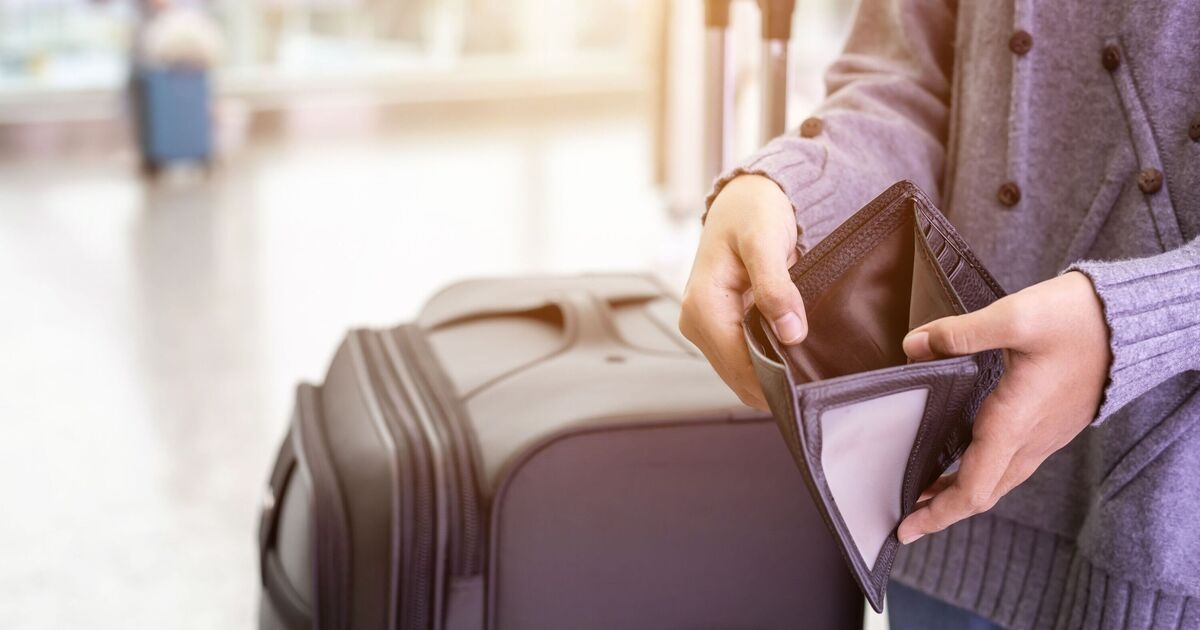 Brits urged never to buy 1 thing at the airport or risk 'spending £30 more'