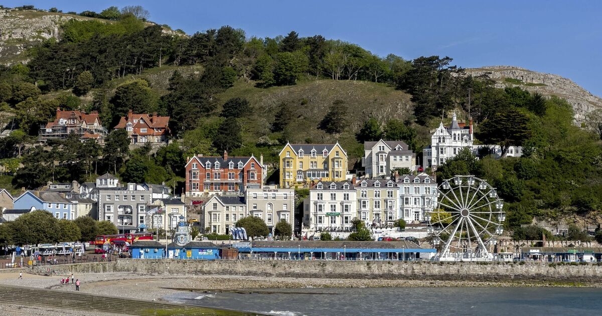 The beautiful UK seaside town with £2.71 pints and historic pier